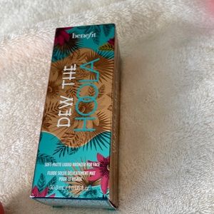 Benefit dew the hoolz soft matte liquid bronzer